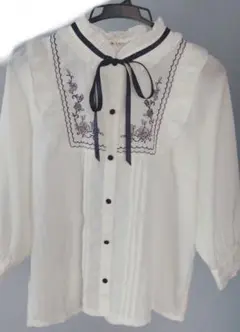 axes femme ブラウス 刺繍 長袖