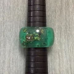 ニュアンスデザイン　ボリュームアクリルリング