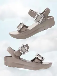 36新品　【TELIC｜CELFORD】コラボビジューリカバリーサンダルのサムネイル