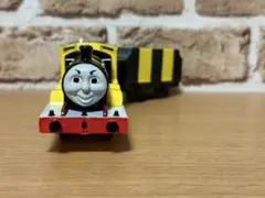 トーマス プラレール 希少 はたらきばちジェームス