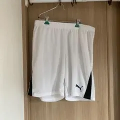 １　Puma ホワイト ハーフパンツ