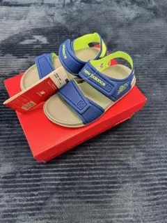 new balance サンダル 青/緑