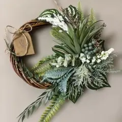 上品なグリーンリース★ナチュラルリース★玄関リース★ハーフリース★フラワーリース
