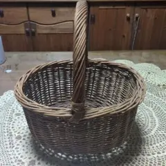 ラタン製持ち手付きバスケット
