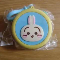ちいかわ まんまるミニシリコンポーチ（うさぎ）