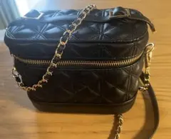 RANDA ランダ　 黒 キルティング バッグ　バニティ