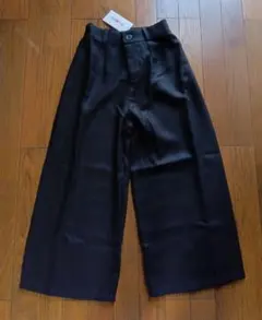 ワイドパンツ　新品タグ付き