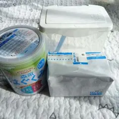 森永 はぐくみ 粉ミルク 300g エコらくパック　ケース　スプーン