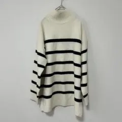 GU 白黒ストライプ タートルネックニット