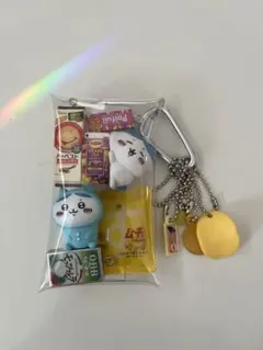 ガチャ詰めポーチ　ちいかわ　ハチワレ　ガチャガチャ