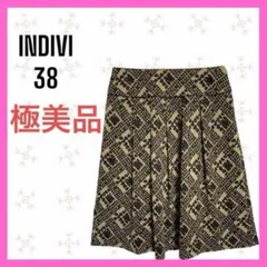 極美品　[INDIVI] 総柄　綺麗め　オフィス　デート　 膝丈　フレアスカートのサムネイル