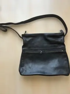 極美品✨HERZ ヘルツ 総かぶせのメッセンジャーバッグ オールレザー 