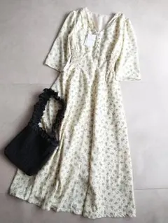 未使用natural coutureレトロ花柄ワンピース