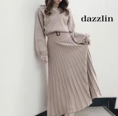 dazzlinダズリン　プリーツカシュクールロンスリワンピース（モカベージュ）