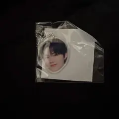 TREASURE 顔アクキー　ドヨン