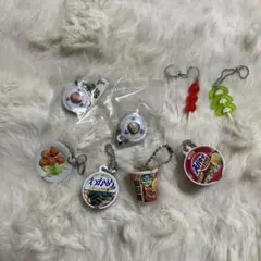 可愛いガチャ詰め ミニチュアフード キーホルダー - メルカリ