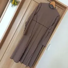 ロングワンピース 長袖　ブラウン