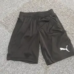 PUMA ブラック ハーフパンツ　140