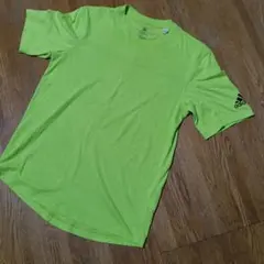 アディダスTシャツ