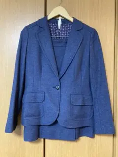 Aquascutum レディーススーツのサムネイル