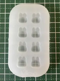 NO 440 シリコンモールド　ウサギ　レジン