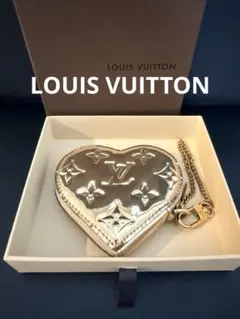 【美品】LOUIS VUITTON ハート型 コインケース ゴールドのサムネイル