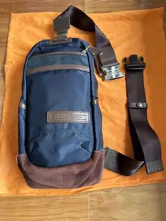 美品】フェリージ 99114 ショルダーバッグ サコッシュ ワンショルダー