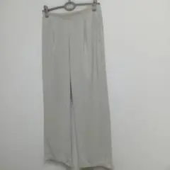 ユニクロ　クレープジャージーストレートパンツ　 M