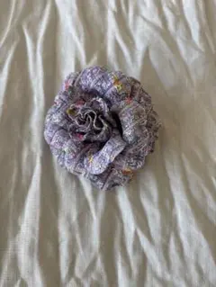 布製花形ブローチ 紫色