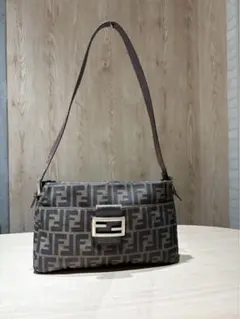FENDI フェンディ　マンマバケット　ズッカ柄 バッグのサムネイル