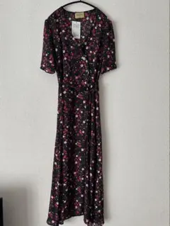 【新品未使用タグ付き】ユナイテッドアローズ　フラワー柄ラップワンピース