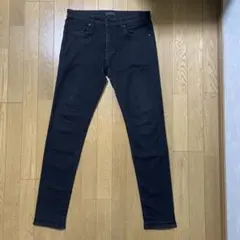 ユニクロ　ジーンズ　32インチ ウルトラストレッチ　ブラック