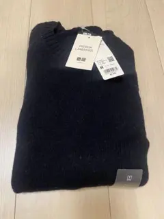 新品未使用品　ユニクロ　プレミアムラム　クルーネックセーターＭ　ネイビー
