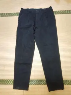 GU ジーンズ　黒色