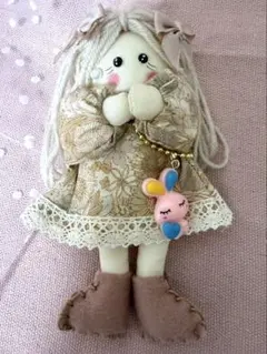 ハンドメイド　カントリードール　ドールチャーム　バックチャーム　壁掛け　お人形