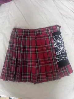 赤と黒のチェック柄プリーツミニスカート