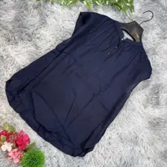 ✨UNTITLED ✨サイズ2(M) ネイビー ノースリーブシャツ ボタン付き