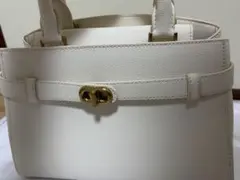 CHARLES & KEITH ホワイト ハンドバッグ