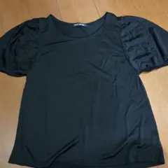 CECIL McBEE ブラック パフスリーブ Tシャツ