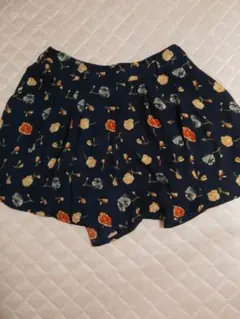 花柄キュロットパンツ