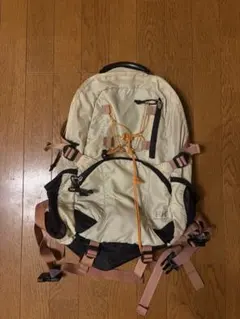 ベージュ フラップ式リュック カリマー - メルカリ