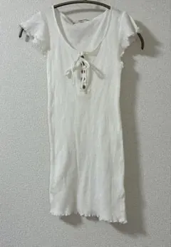 ALBA ROSA アルバローザ　Tシャツ　リブ　リボン　ボタンのサムネイル