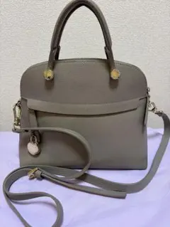 FURLA パイパー　ショルダーハンドバック　グレージュのサムネイル