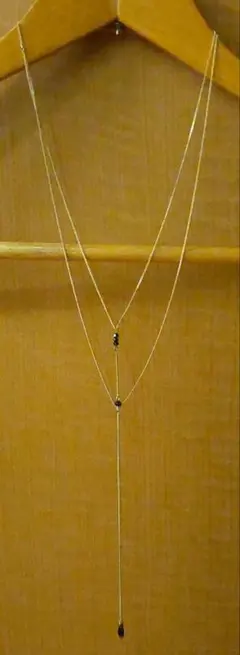 ２連ロングネックレス ブラックストーン付き