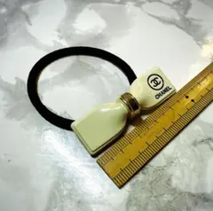 海外ノベルティCHANEL ボトル型ヘアゴム ホワイト