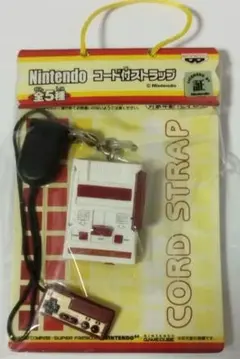 Nintendo ファミコン型ストラップ