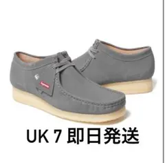 Supreme × Clarks Reflective Wallabee