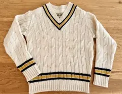 アダムエロペ　Vネック ケーブル編みニット