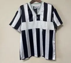 adidas ストライプ Vネック シャツ