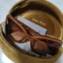 ち*る様 MIU MIU ミュウミュウ ゴールド グラデーションキャットアイ